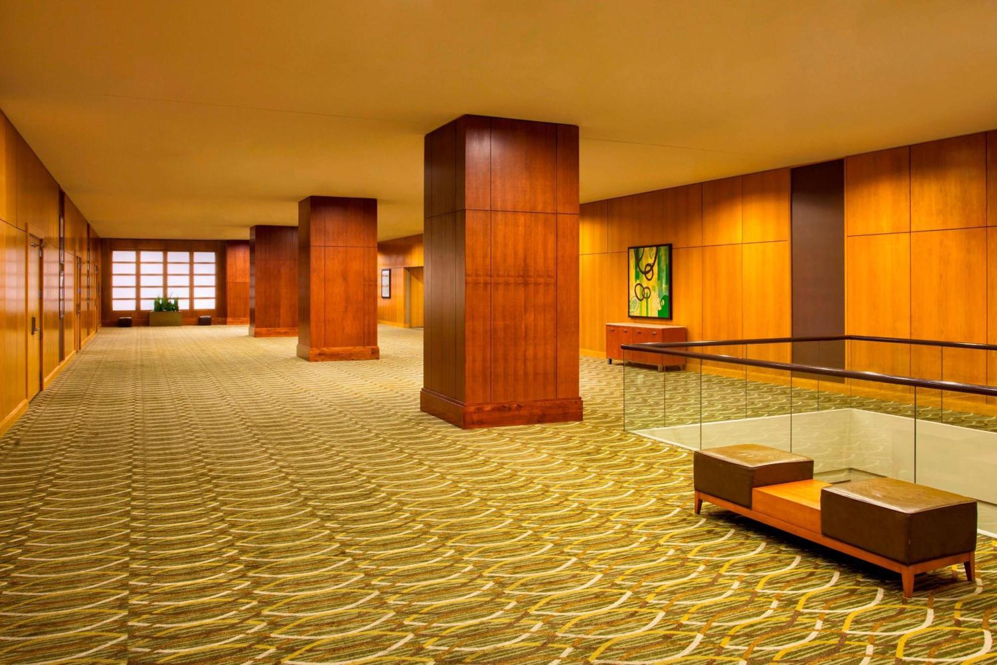 The Westin Cincinnati Exterior photo